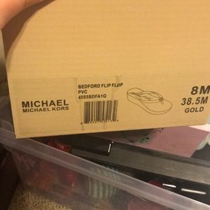 Brand new Michael Kors Bedford flip flop